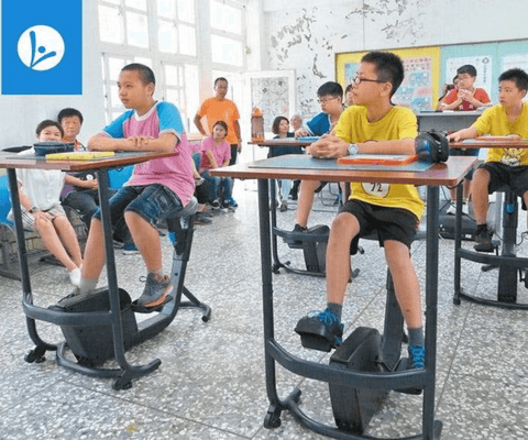 Intégration de bureaux kinesthésiques dans les salles de classe